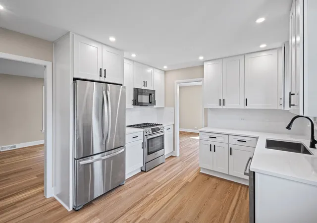 Photo 3 of Single family home for sale at 6111 W 128th Street, Palos Heights, IL 60463 | MLS# 12722020 | Listing updated on 2026-09-15