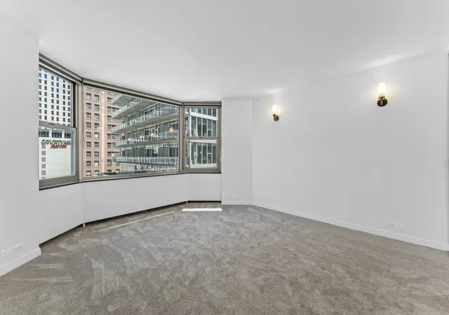Listing Photo 5 - Condo for sale in building located at 535 N Michigan Ave, Chicago, IL 60611 - Unit #909