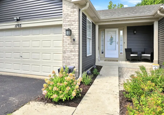 Photo 2 of Single family home for sale at 1703 Waterman Ct, Plainfield, IL 60586 | MLS# 12722034 | Listing updated on 2026-08-16