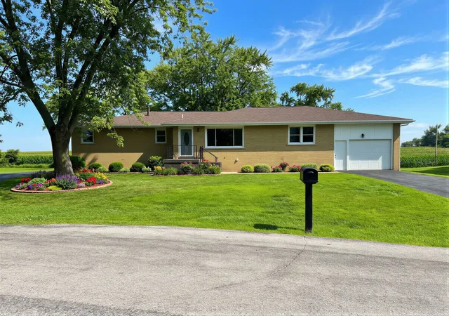 Photo 1 of Single family home for sale at 2886 S Southbrook Dr, Kankakee, IL 60901 | MLS# 12722038 | Listing updated on 2026-10-07