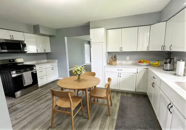 Photo 3 of Single family home for sale at 2886 S Southbrook Dr, Kankakee, IL 60901 | MLS# 12722038 | Listing updated on 2026-10-07