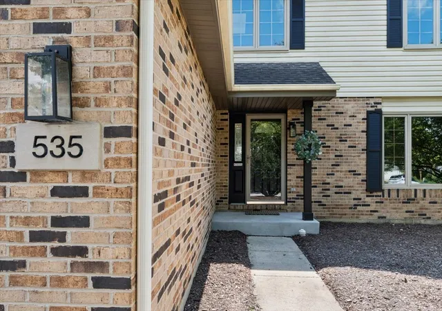 Photo 2 of Single family home for sale at 535 Chester Ct W, Aurora, IL 60504 | MLS# 12722070 | Listing updated on 2026-09-22