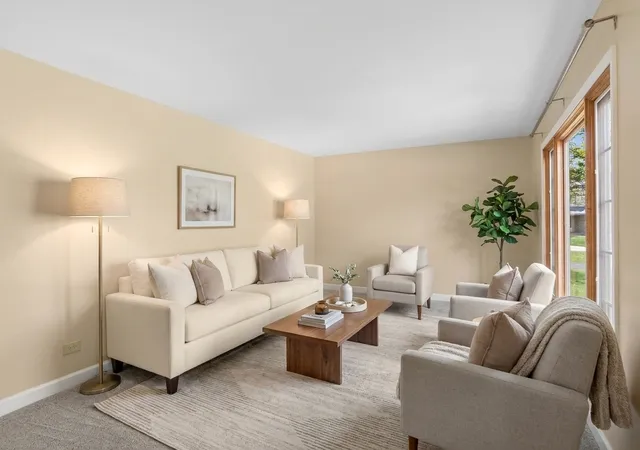 Photo 3 of Single family home for sale at 535 Chester Ct W, Aurora, IL 60504 | MLS# 12722070 | Listing updated on 2026-09-22