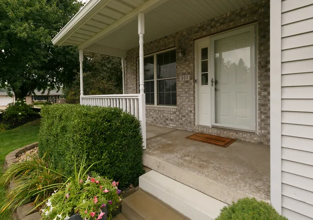 48th image of 910 25th Avenue Ct, Silvis, IL 61282 | MLS# 12722095