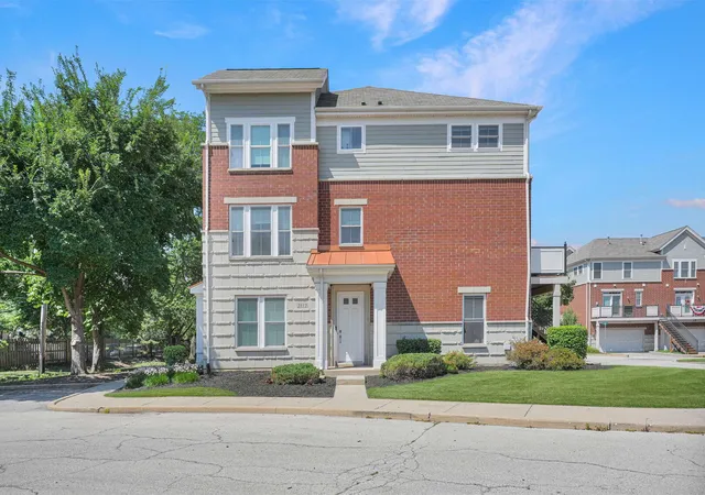 Photo 1 of Townhouse for sale at 2112 S Crambourne Way #6-6, Arlington Heights, IL 60005 | MLS# 12722098 | Listing updated on 2026-09-02
