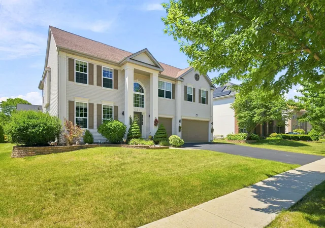 2nd image of 1327 Palisades Dr, Bolingbrook, IL 60490 | MLS# 12722102