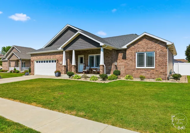 3rd image of 2020 Summerfield Ln, Bourbonnais, IL 60914 | MLS# 12722119