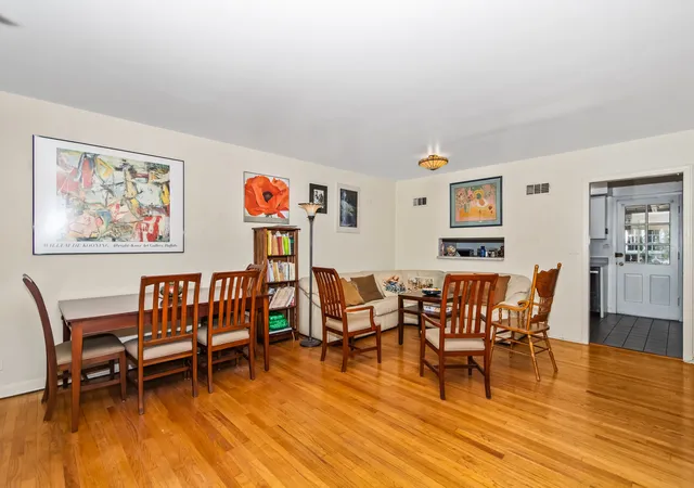 Photo 3 of Townhouse for sale at 3135 Central St, Evanston, IL 60201 | MLS# 12722146 | Listing updated on 2026-09-21