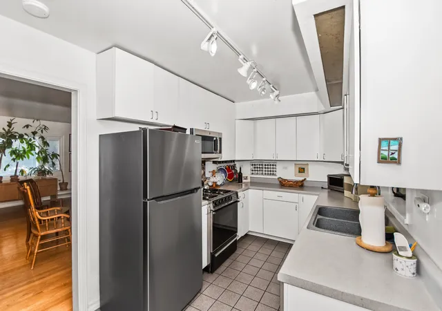 Photo 3 of Townhouse for sale at 3135 Central St, Evanston, IL 60201 | MLS# 12722146 | Listing updated on 2026-09-21