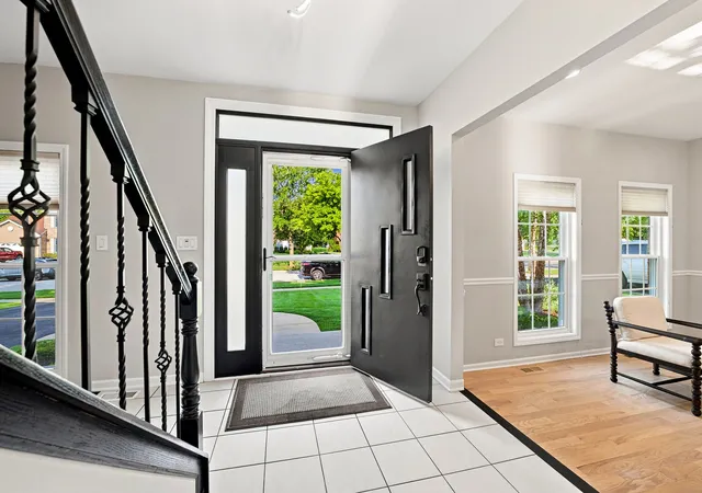 Photo 3 of Single family home for sale at 4527 Hatch Ln, Lisle, IL 60532 | MLS# 12722151 | Listing updated on 2026-09-02