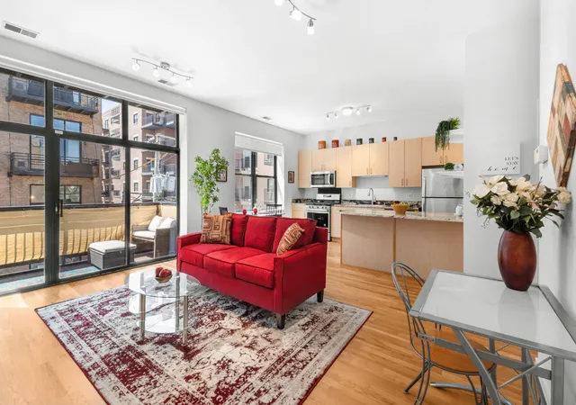 Photo 3 of Condo for sale at 1910 S Michigan Ave #307, Chicago, IL 60616 | MLS# 12722153 | Listing updated on 2026-09-01