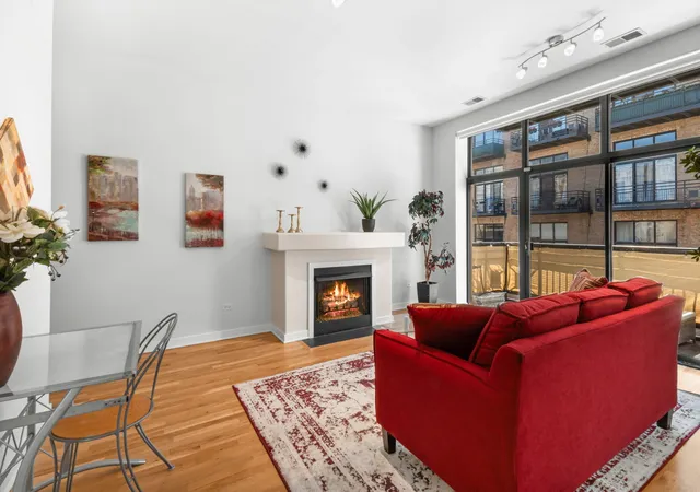 Listing Photo 4 - Condo for sale in building located at 1910 S Michigan Ave, Chicago, IL 60616 - Unit #307