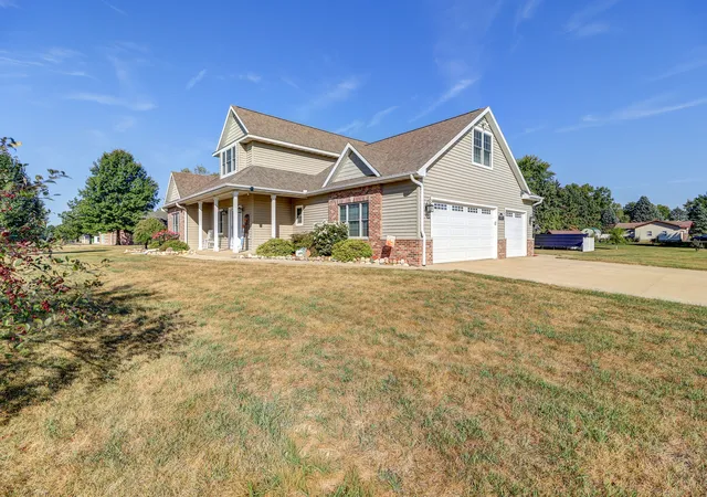 Photo 2 of Single family home for sale at 10301 Laurel Ln, Rock Falls, IL 61071 | MLS# 12722177 | Listing updated on 2026-08-08