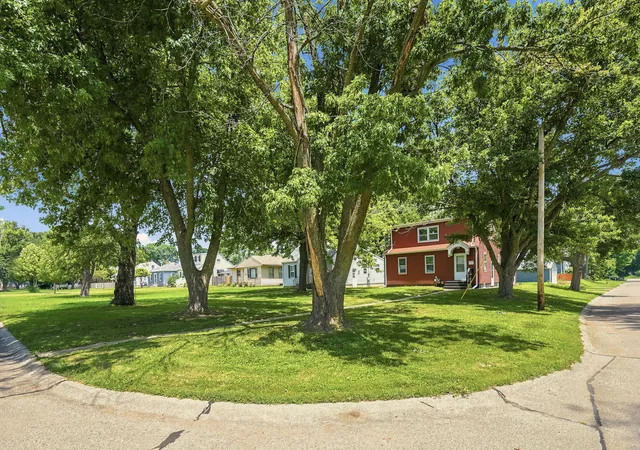 Photo 2 of Single family home for sale at 2055 36th Street, Rock Island, IL 61201 | MLS# 12722200 | Listing updated on 2026-09-30