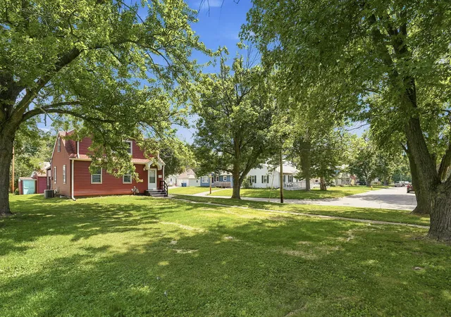Photo 3 of Single family home for sale at 2055 36th Street, Rock Island, IL 61201 | MLS# 12722200 | Listing updated on 2026-09-30