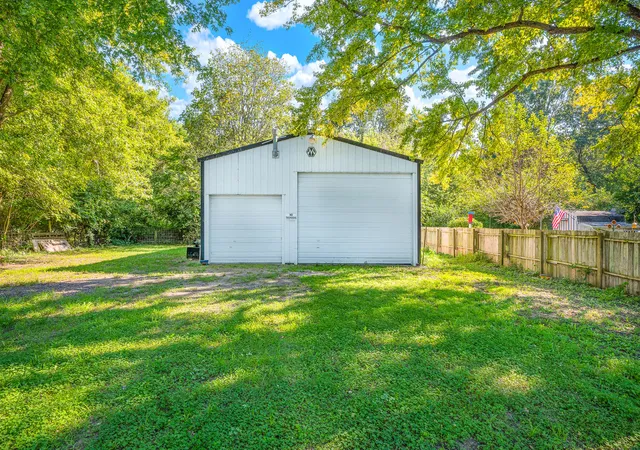 Photo 3 of Single family home for sale at 207 E North St, Heyworth, IL 61745 | MLS# 12722205 | Listing updated on 2026-10-21