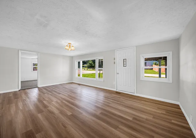 Photo 3 of Single family home for sale at 207 E North St, Heyworth, IL 61745 | MLS# 12722205 | Listing updated on 2026-10-02