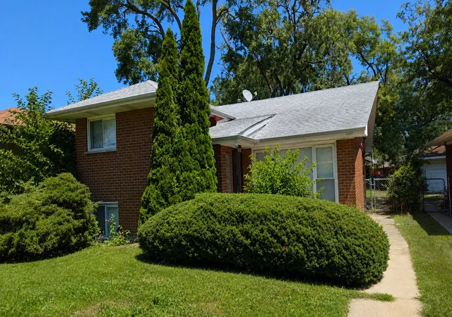 Photo 1 of Single family home for sale at 12207 S Elizabeth St, Chicago, IL 60643 | MLS# 12722248 | Listing updated on 2026-09-14