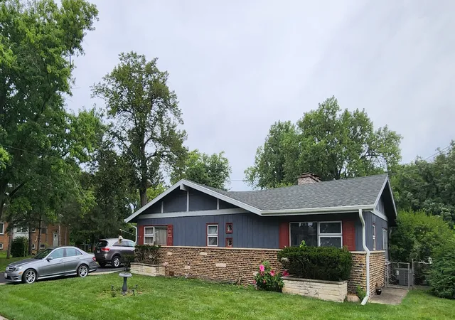 2nd image of 8548 40th St, Lyons, IL 60534 | MLS# 12722317