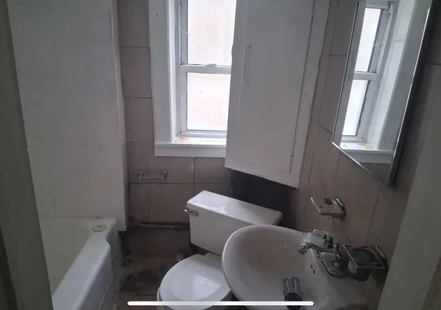 Listing Photo 2 - Condo for sale in building located at 4811 S Elizabeth St, Chicago, IL 60609