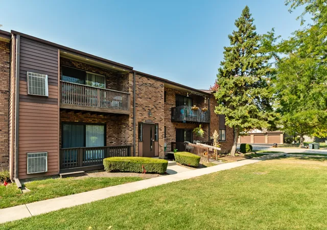 1st image of 18001 Oak Park Ave #D, Tinley Park, IL 60477 | MLS# 12722385