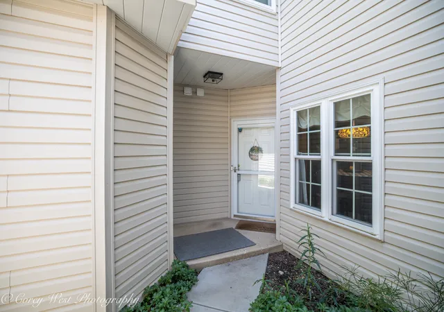 4th image of 163 N Barton Trl, Batavia, IL 60510 | MLS# 12722389