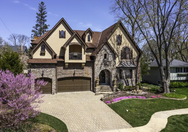 Photo 1 of Mansion for sale at 720 Willow Rd, Naperville, IL 60540 | MLS# 12722392 | Listing updated on 2026-09-12