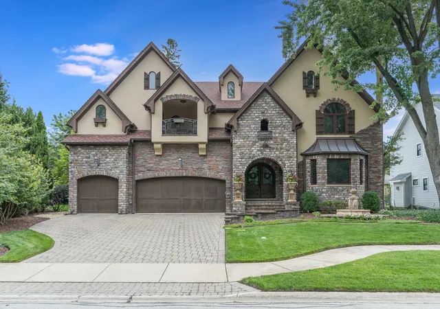 Photo 2 of Mansion for sale at 720 Willow Rd, Naperville, IL 60540 | MLS# 12722392 | Listing updated on 2026-09-16
