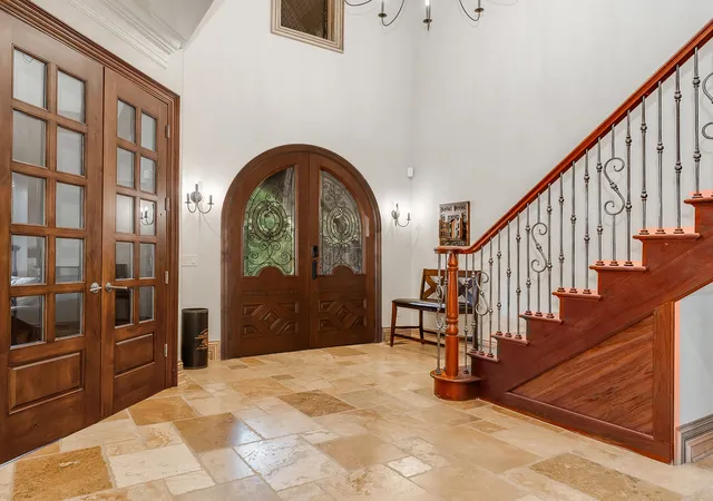 Photo 3 of Single family home for sale at 720 Willow Rd, Naperville, IL 60540 | MLS# 12722392 | Listing updated on 2026-09-12