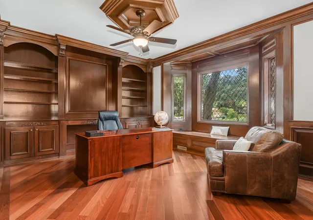 Photo 4 of Single family home for sale at 720 Willow Rd, Naperville, IL 60540 | MLS# 12722392 | Listing updated on 2026-09-12