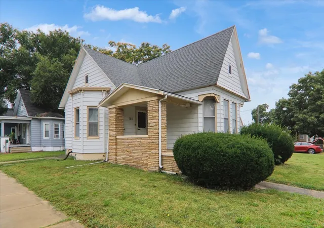 1st image of 703 S Morris Ave, Bloomington, IL 61701 | MLS# 12722444