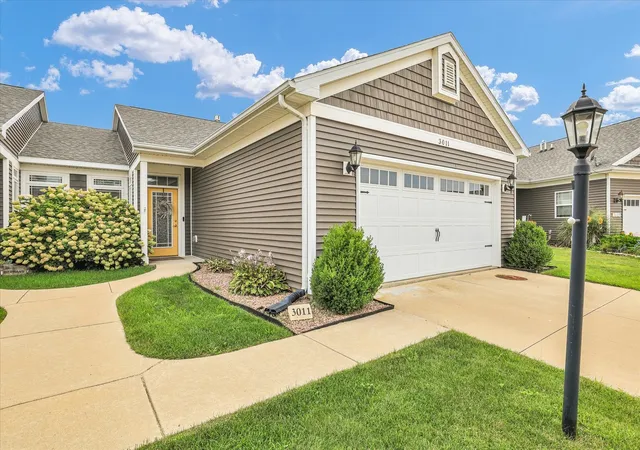 Photo 4 of Townhouse for sale at 3011 E Stillwater Landing, Urbana, IL 61802 | MLS# 12722454 | Listing updated on 2026-09-15