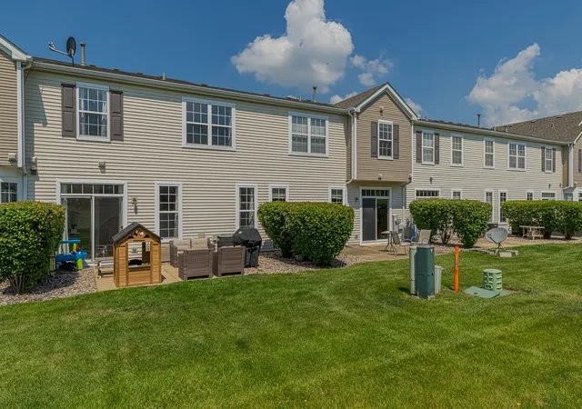 Photo 15 of Townhouse for sale at 15263 Kenmare Cir, Manhattan, IL 60442 | MLS# 12722469 | Listing updated on 2026-09-24