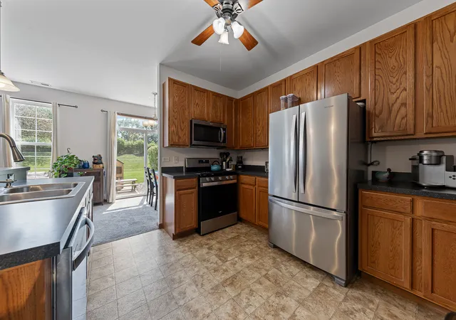 Photo 4 of Townhouse for sale at 15263 Kenmare Cir, Manhattan, IL 60442 | MLS# 12722469 | Listing updated on 2026-09-24