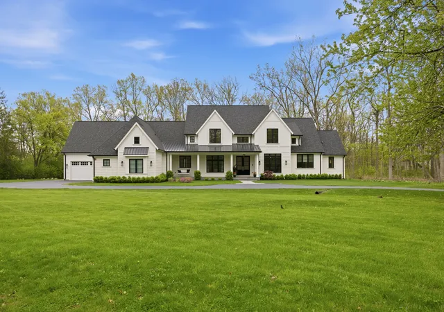 Photo 2 of Mansion for sale at 2701 Daiquiri Dr, Riverwoods, IL 60015 | MLS# 12722470 | Listing updated on 2026-08-09