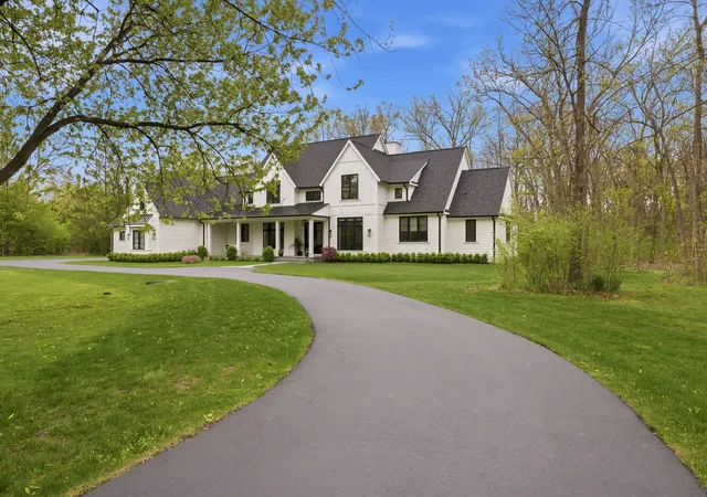 Photo 3 of Mansion for sale at 2701 Daiquiri Dr, Riverwoods, IL 60015 | MLS# 12722470 | Listing updated on 2026-08-09