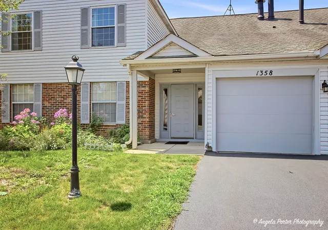 Photo 2 of Condo for sale at 1358 Stratford Dr #13-C-2, Gurnee, IL 60031 | MLS# 12722502 | Listing updated on 2026-09-21