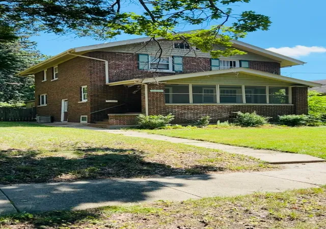 Photo 2 of Single family home for sale at 216 S London Ave, Rockford, IL 61104 | MLS# 12722544 | Listing updated on 2026-09-22