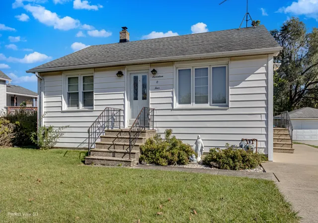 Photo 1 of Single family home for sale at 1704 Cora St, Crest Hill, IL 60403 | MLS# 12722556 | Listing updated on 2026-10-30
