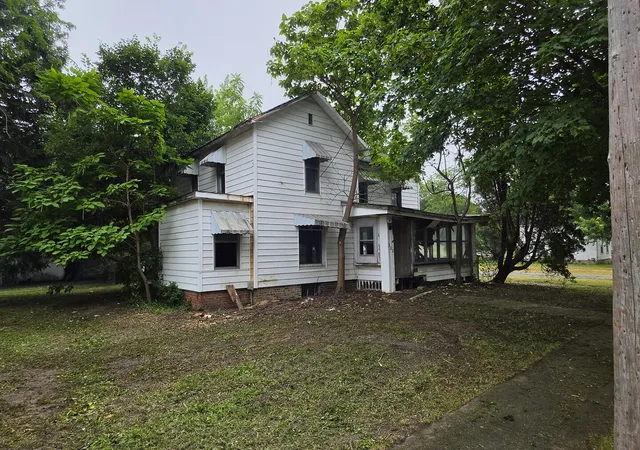 Photo 2 of Single family home for sale at 202 S 1st Street, Chatsworth, IL 60921 | MLS# 12722589 | Listing updated on 2026-09-02