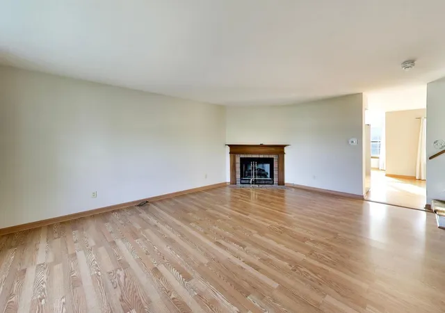 Photo 2 of Townhouse for sale at 1653 Delaware Ct, Geneva, IL 60134 | MLS# 12722606 | Listing updated on 2026-09-22