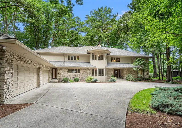 Photo 1 of Mansion for sale at 1725 Persimmon Dr, St. Charles, IL 60174 | MLS# 12722611 | Listing updated on 2026-08-11