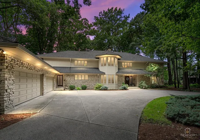 Photo 2 of Mansion for sale at 1725 Persimmon Dr, St. Charles, IL 60174 | MLS# 12722611 | Listing updated on 2026-08-11