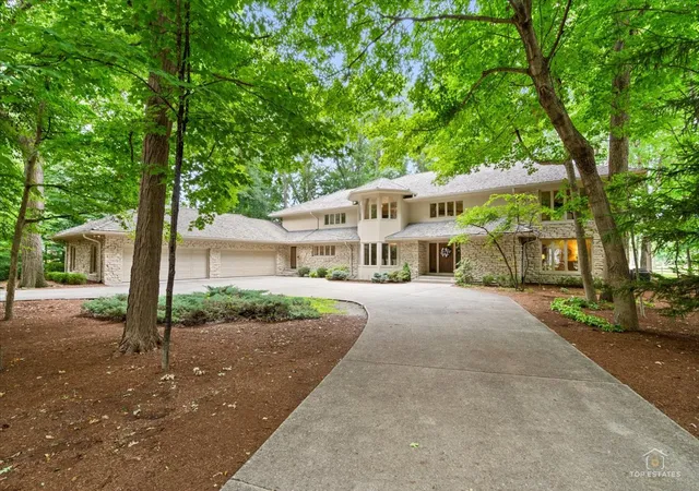 Photo 3 of Mansion for sale at 1725 Persimmon Dr, St. Charles, IL 60174 | MLS# 12722611 | Listing updated on 2026-08-11
