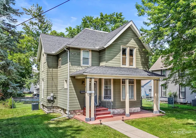 Photo 1 of Single family home for sale at 1101 W 4th Street, Dixon, IL 61021 | MLS# 12722620 | Listing updated on 2026-09-13
