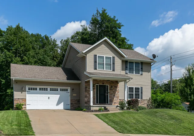 Photo 3 of Sale Pending at 2986 16th Street Ct, East Moline, IL 61244 | MLS# 12722630 | Listing updated on 2026-09-12