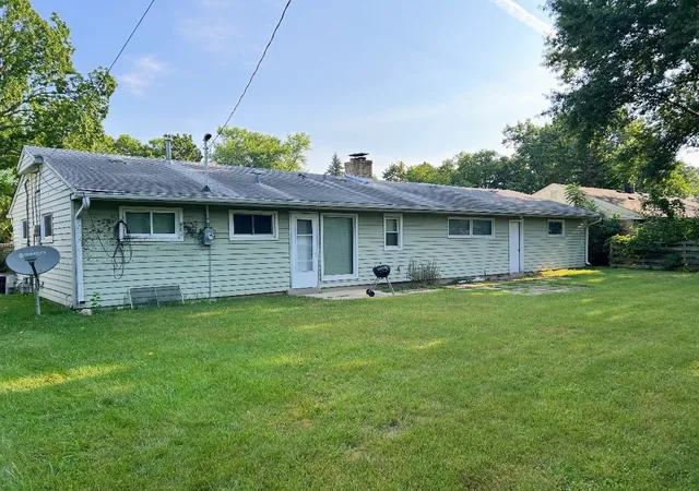 Photo 2 of Single family home for sale at 4103 Crestview Dr, Rockford, IL 61107 | MLS# 12722658 | Listing updated on 2026-09-23