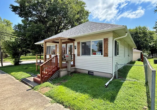 Photo 2 of Single family home for sale at 1018 Market St, Metropolis, IL 62960 | MLS# 12722696 | Listing updated on 2026-09-28