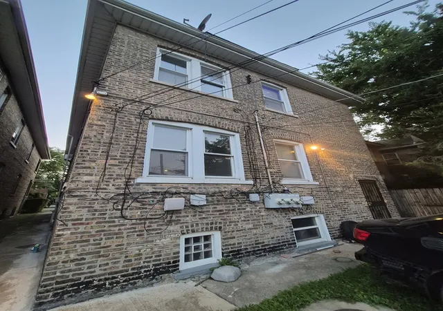 Listing Photo 4 - Condo for sale in building located at 6807 S Talman Ave, Chicago, IL 60629