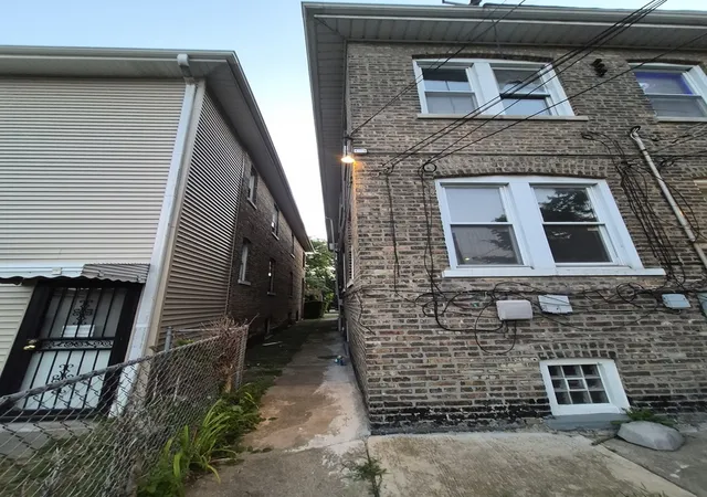 Listing Photo 5 - Condo for sale in building located at 6807 S Talman Ave, Chicago, IL 60629